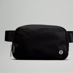 LULULEMON EVERYWHERE BELT BAG *NWT*